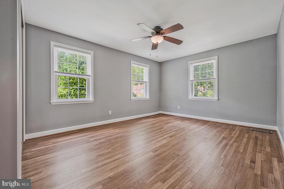 2106 Suitland Terrace SE photo 17