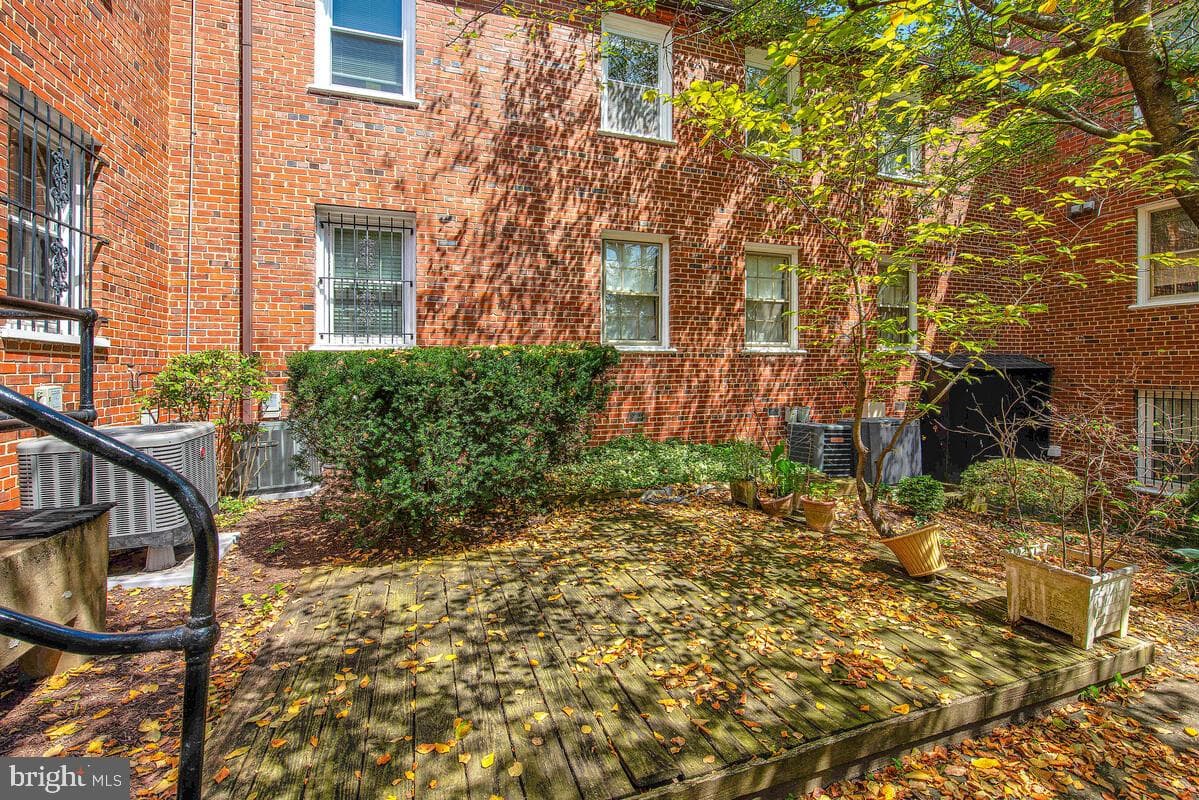 2106 Suitland Terrace SE photo 25