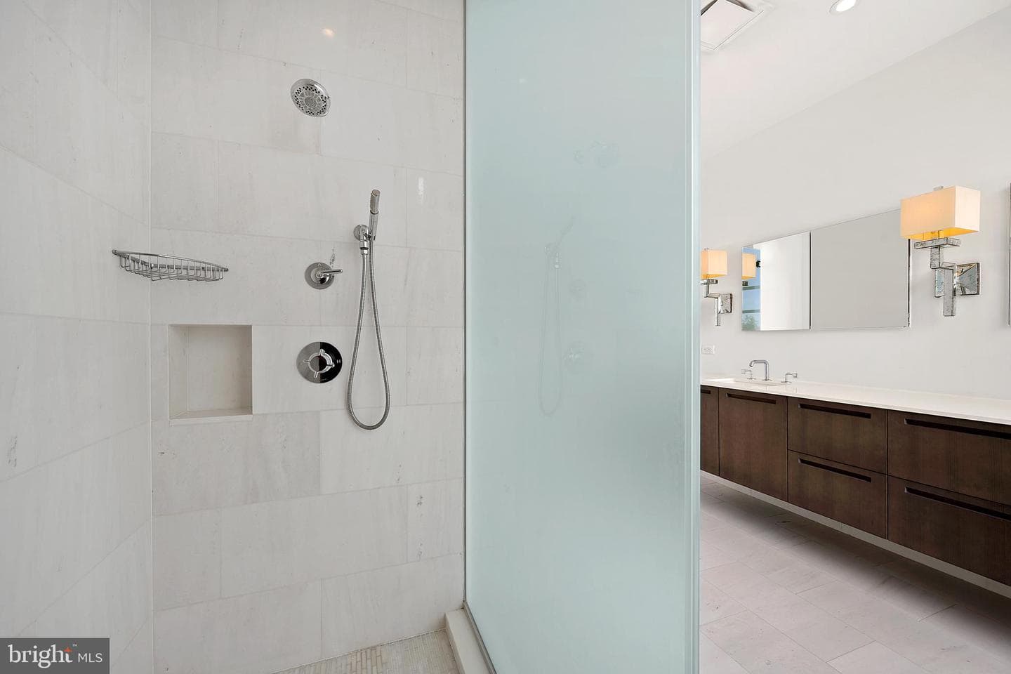 1055 Wisconsin Avenue NW #4e photo 29