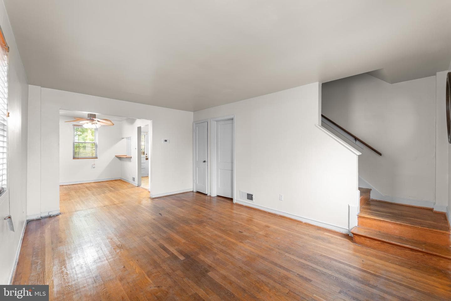 164 Elmira Street SW photo 4