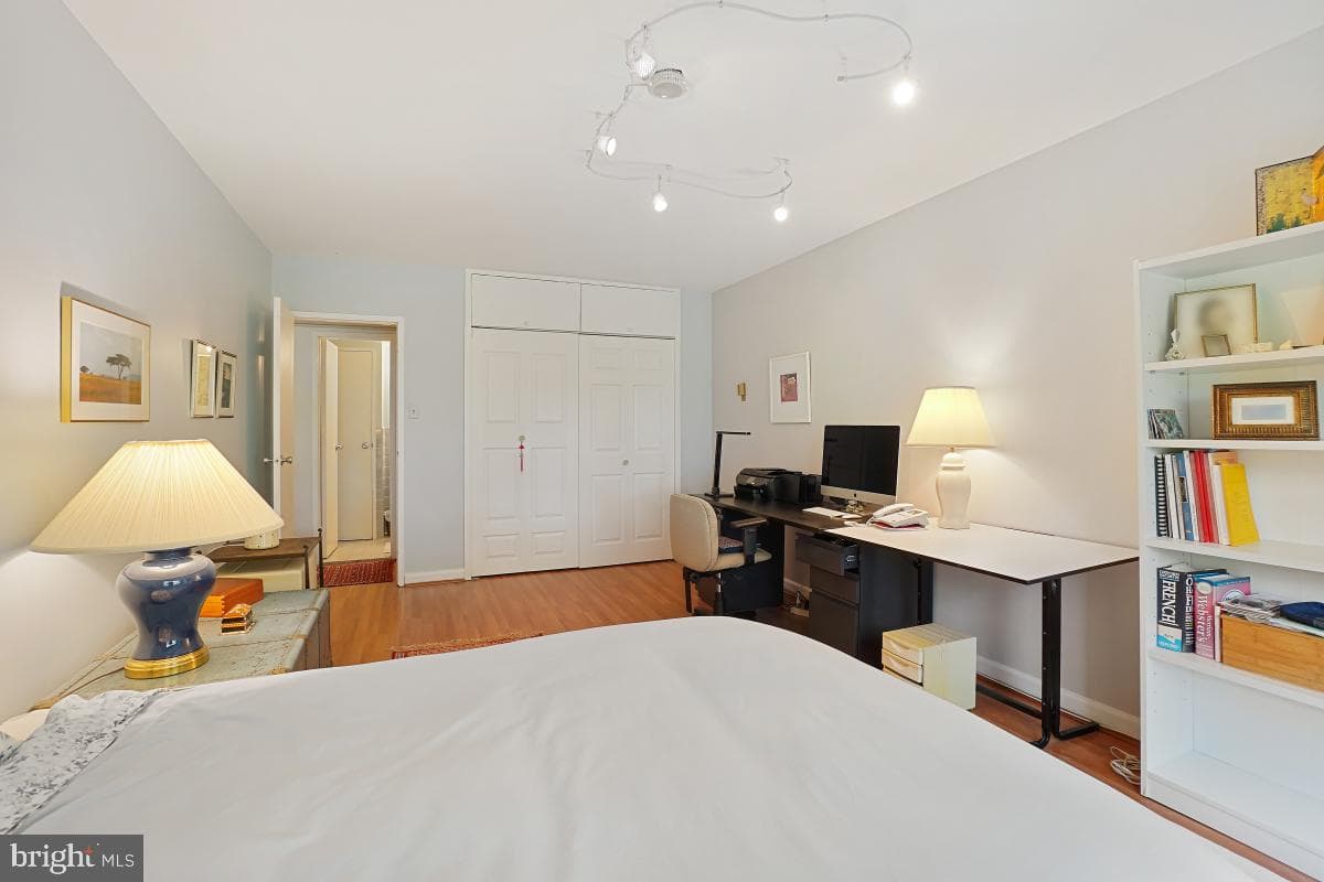 4201 Cathedral Avenue NW #913w photo 27