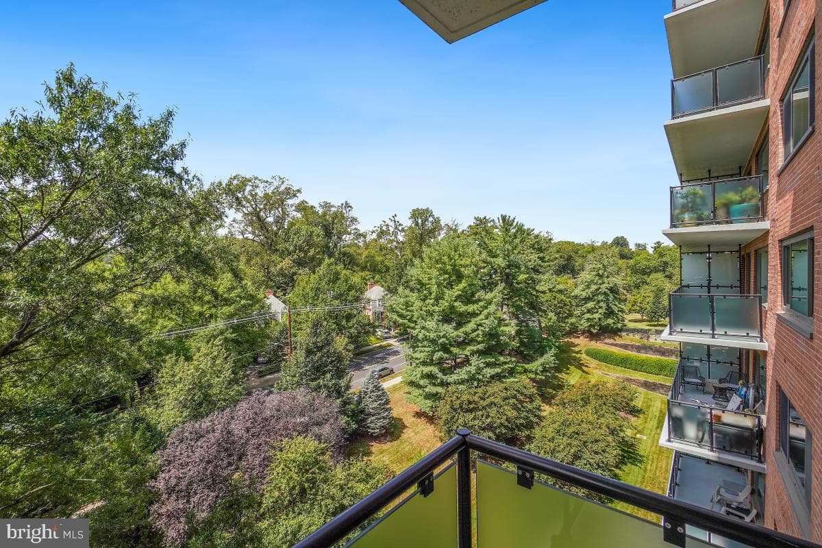 4201 Cathedral Avenue NW #913w photo 32