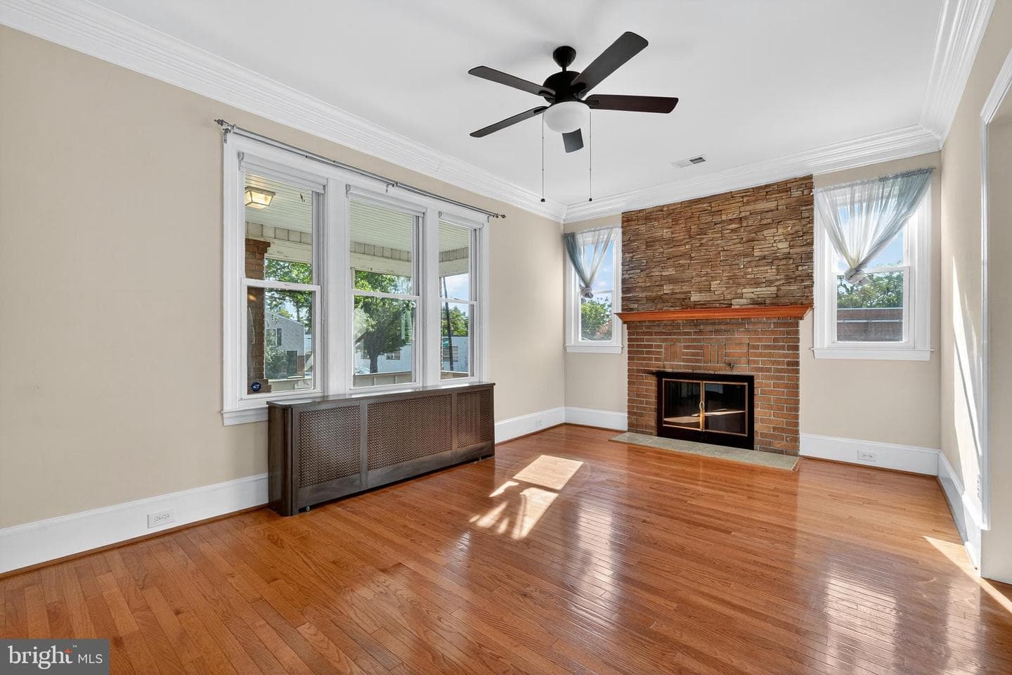 213 Van Buren Street NW photo 8