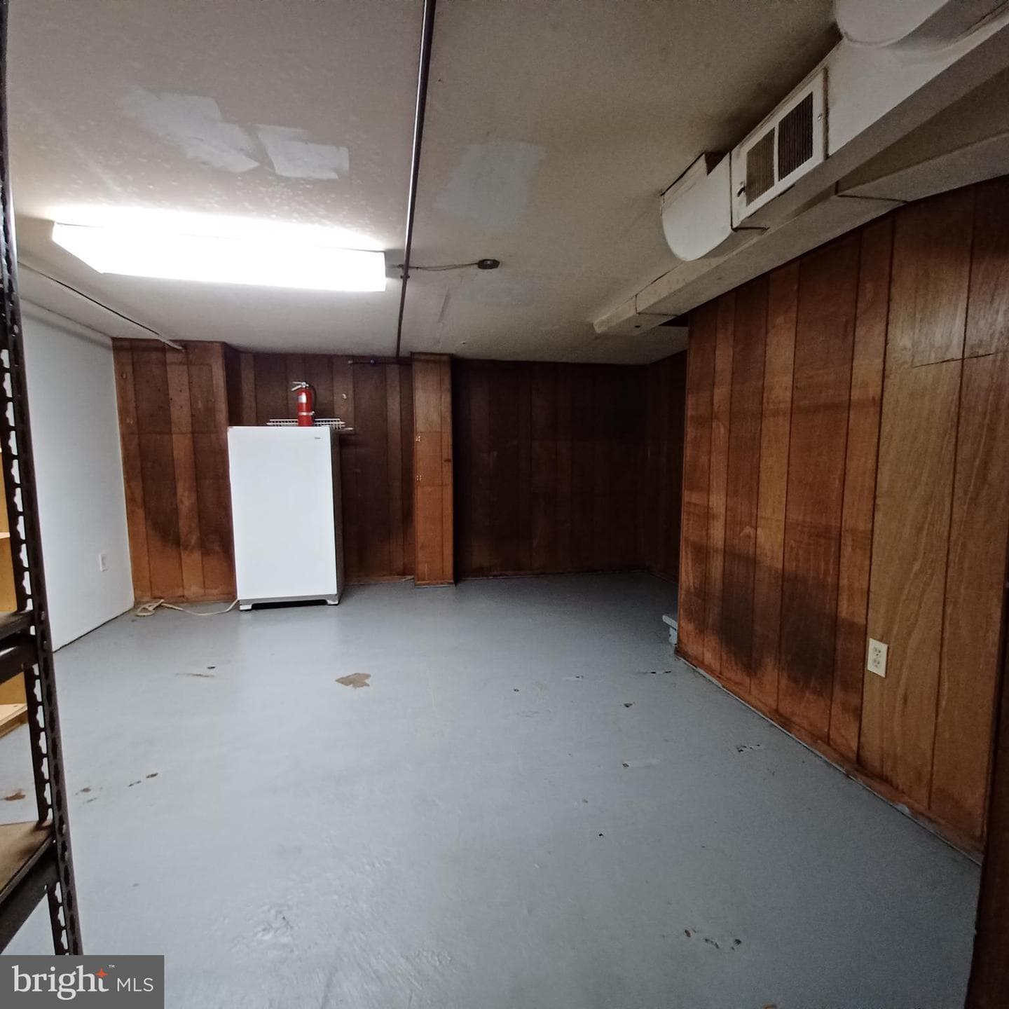 3432 Dix Street NE photo 17