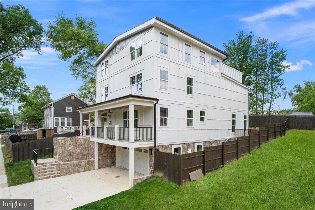 2902 Vista Street NE photo 90