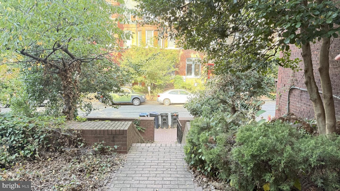 1125 5th Street NW photo 2