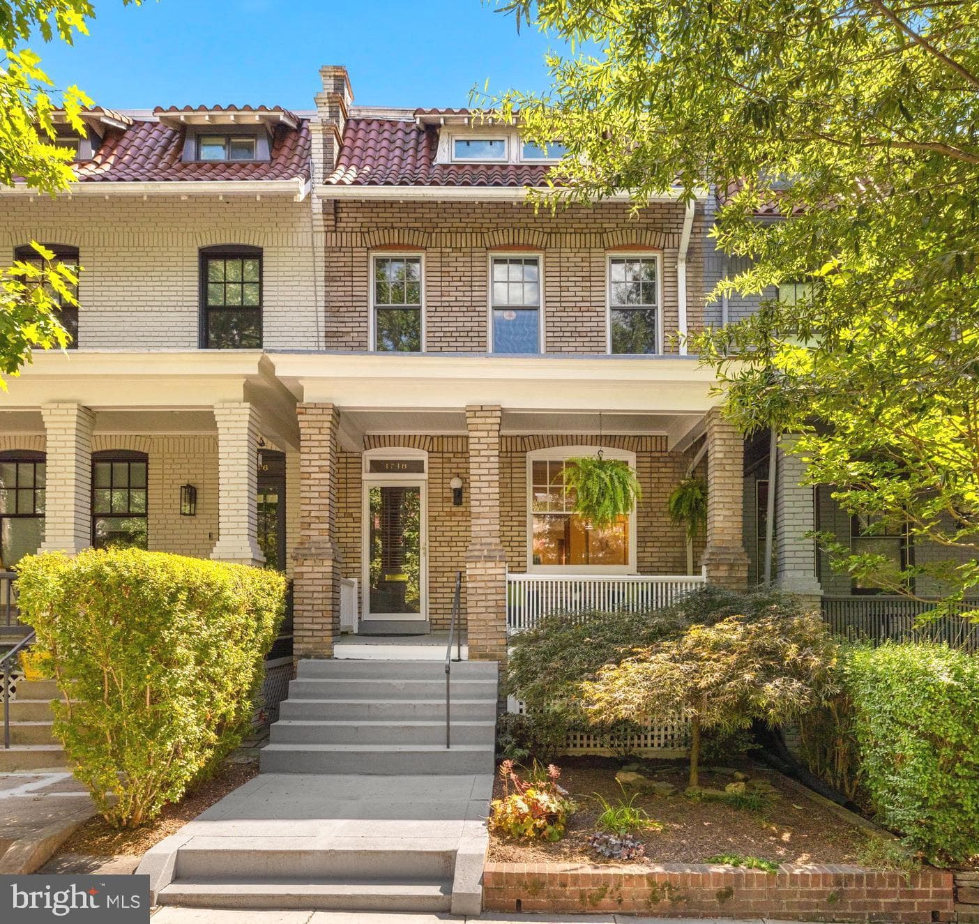 1748 Kenyon Street NW photo 2