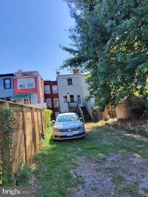 16 Bryant Street NE photo 12
