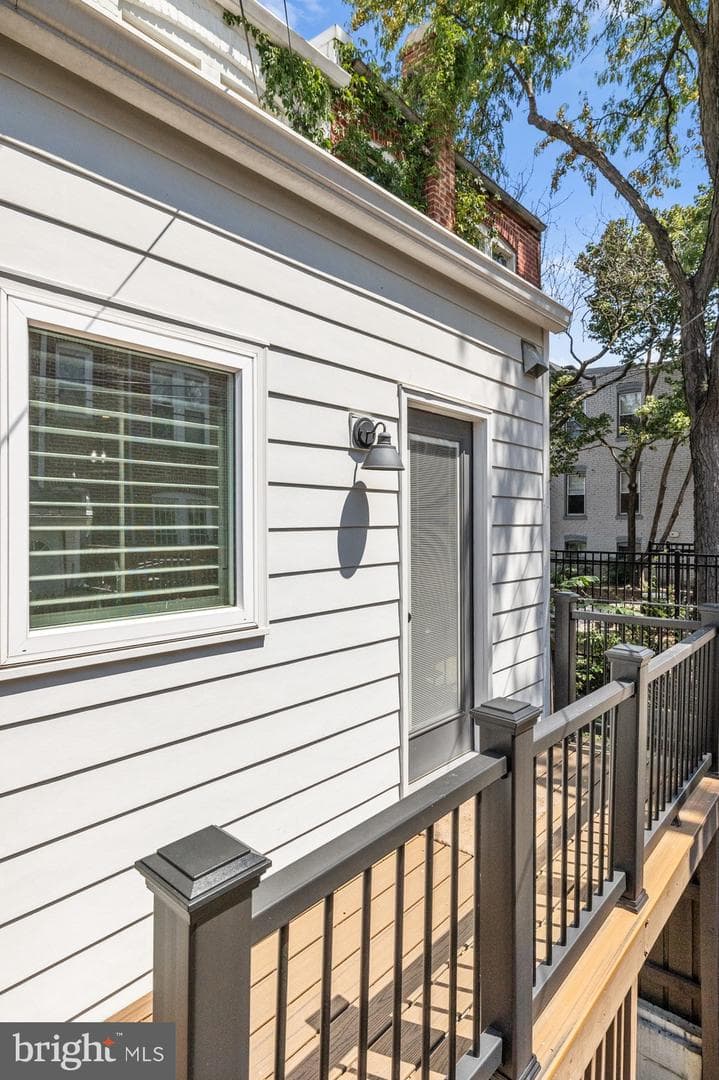760 Hobart Place NW photo 40