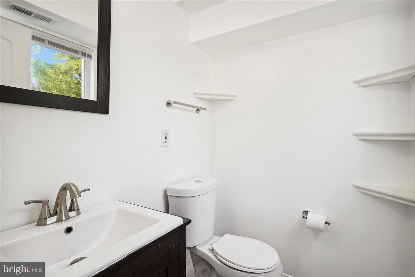 5338 Jay Street NE photo 16