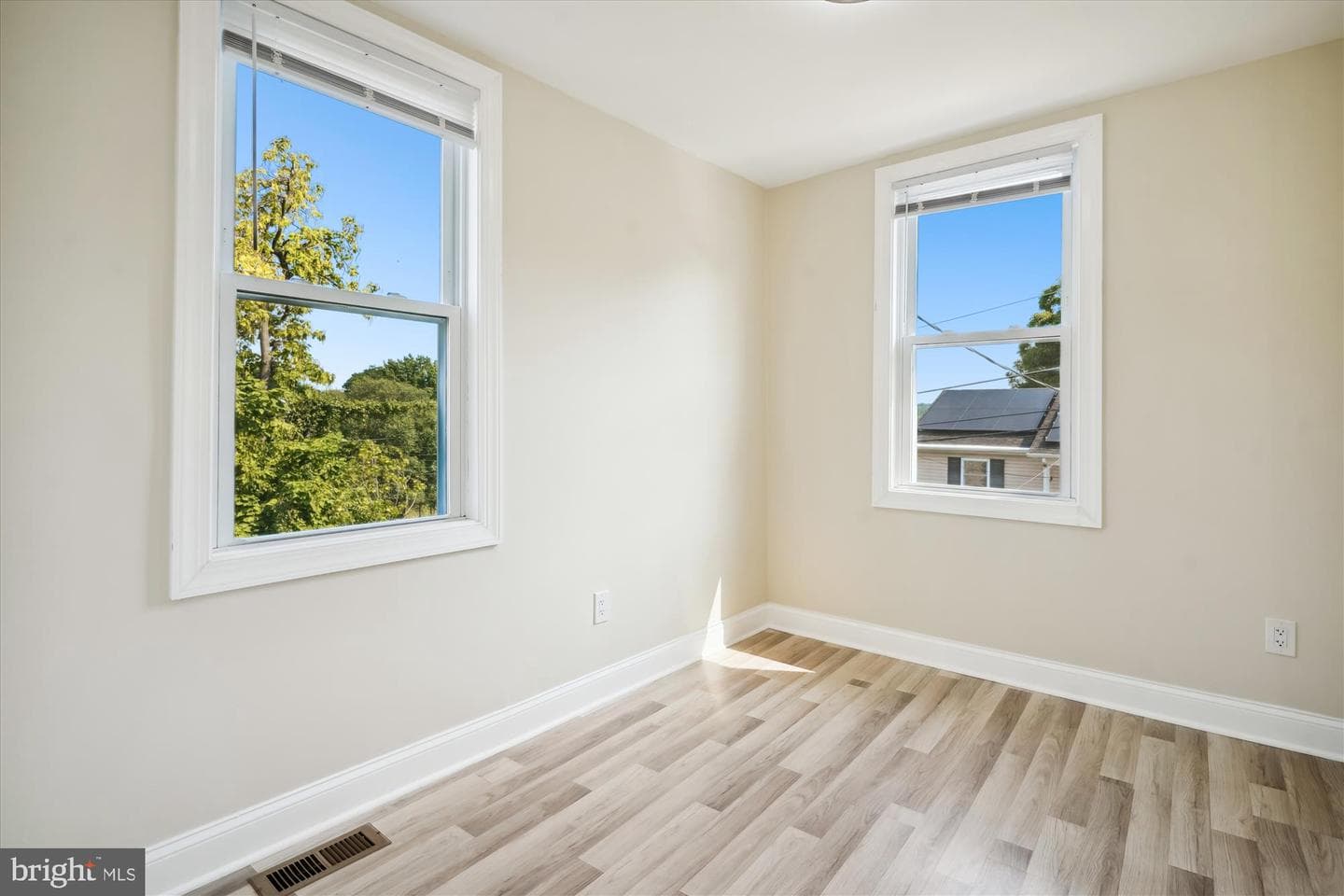 5338 Jay Street NE photo 21
