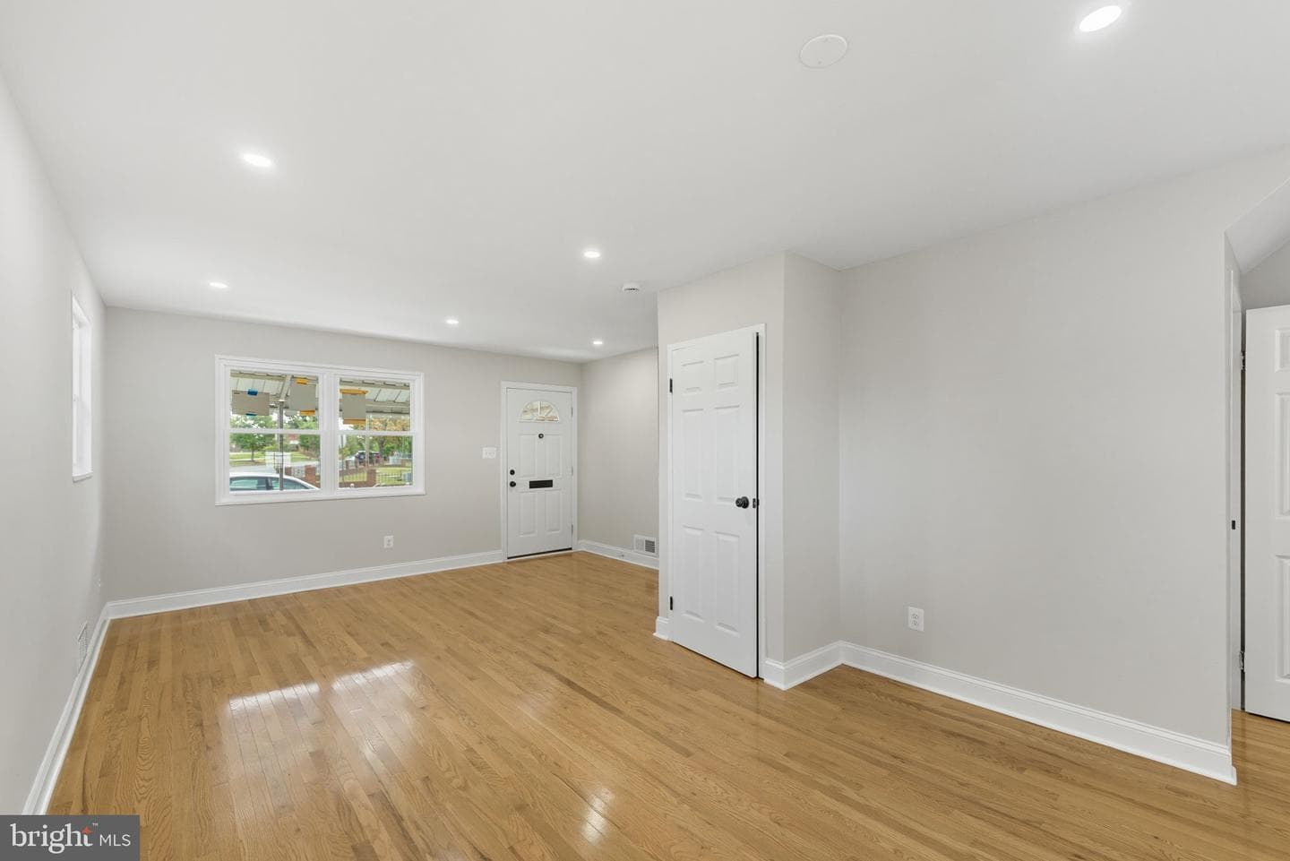 5916 8th Street NE photo 11