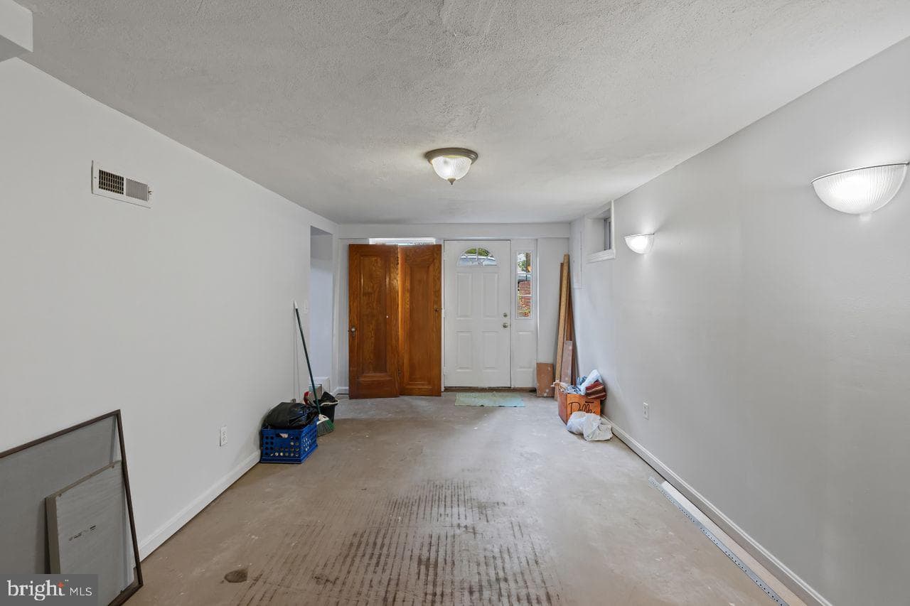 708 Underwood Street NW photo 23