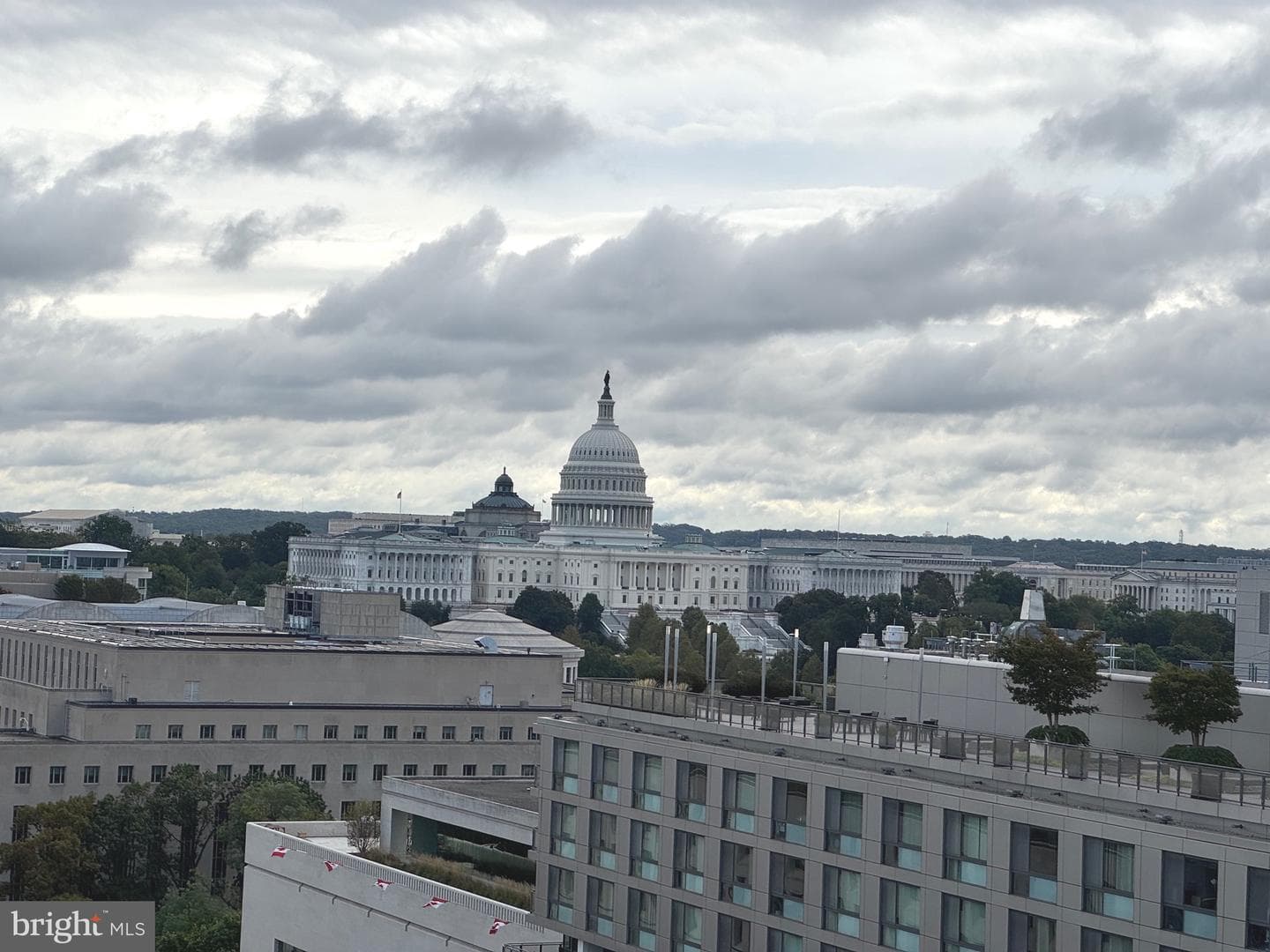 601 Pennsylvania Avenue NW #1004 photo 27