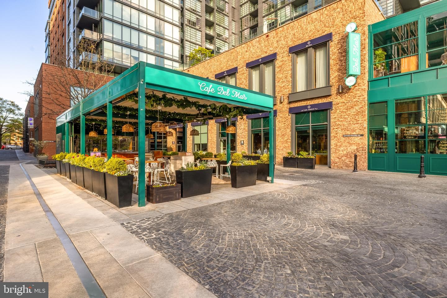 45 Sutton Square SW #306 photo 40