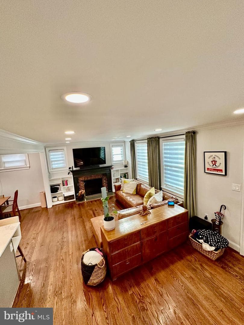 2905 Carlton Avenue NE photo 3