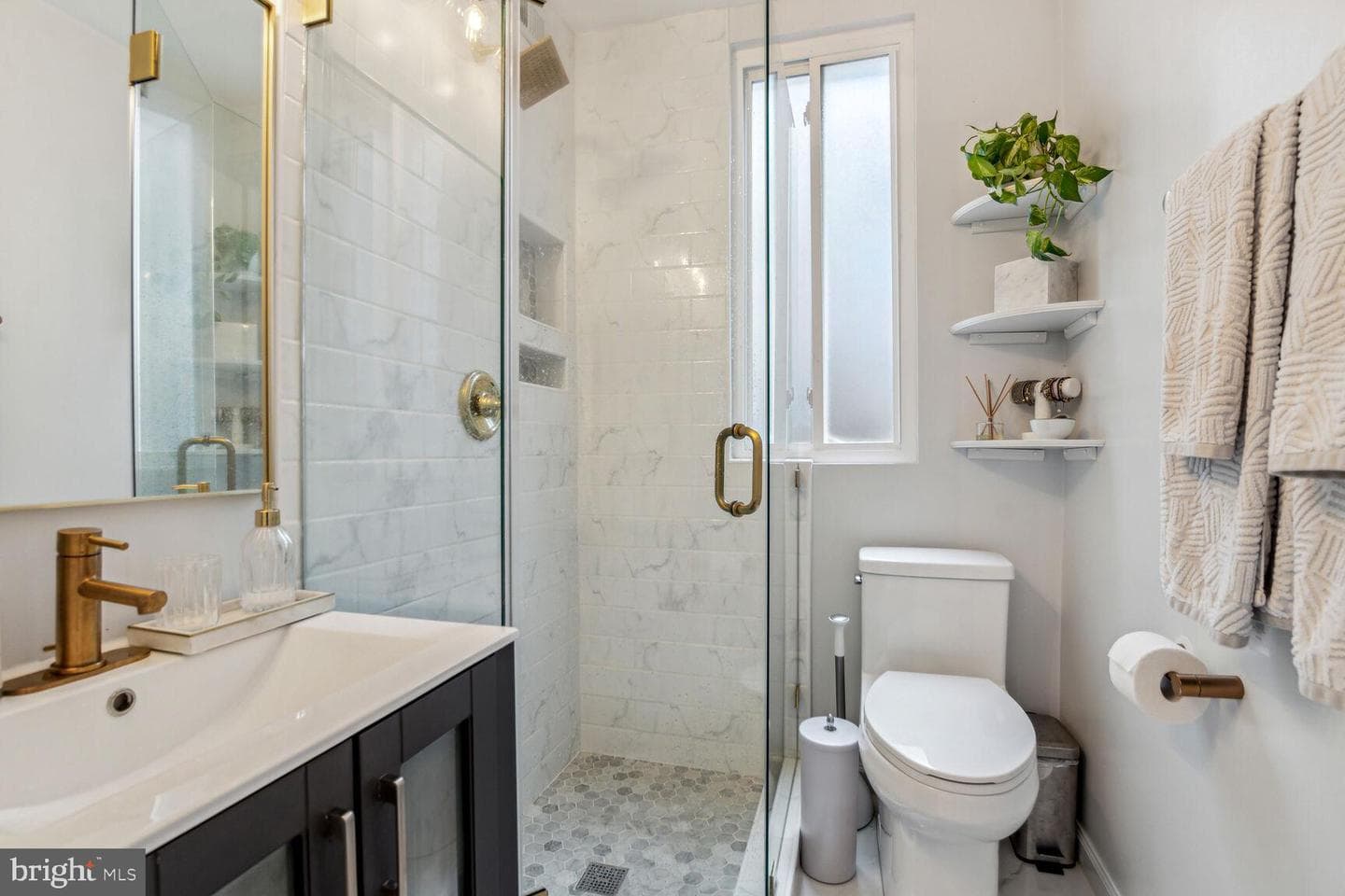 1009a I Street NE photo 18