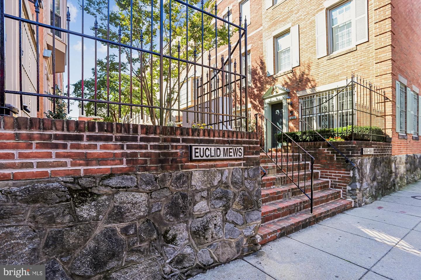1690 Euclid Street NW #a photo 4