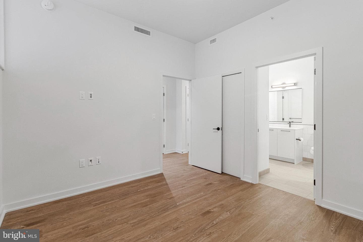 1625 Eckington Place NE #610 photo 10
