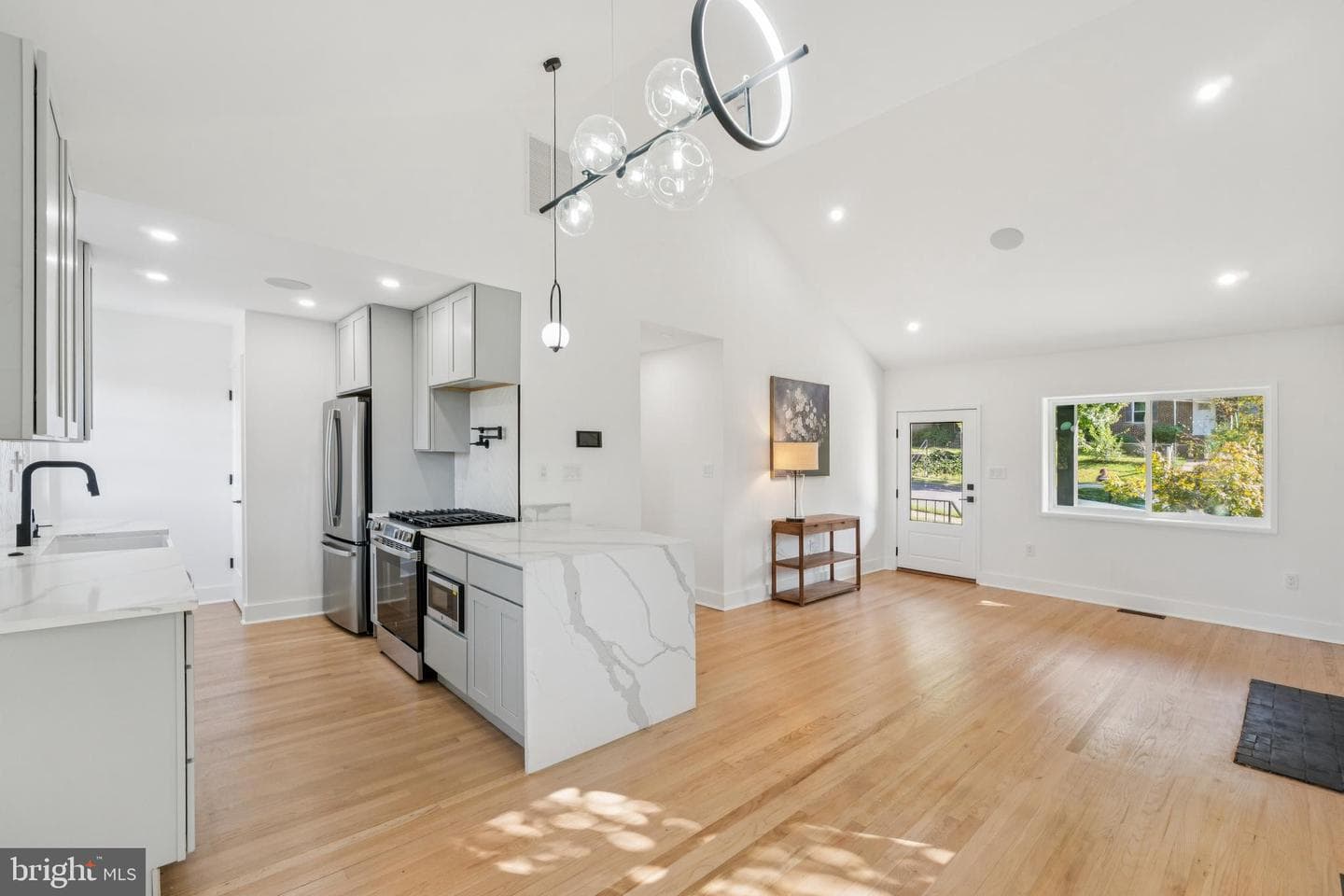44 Sheridan Street NE photo 6
