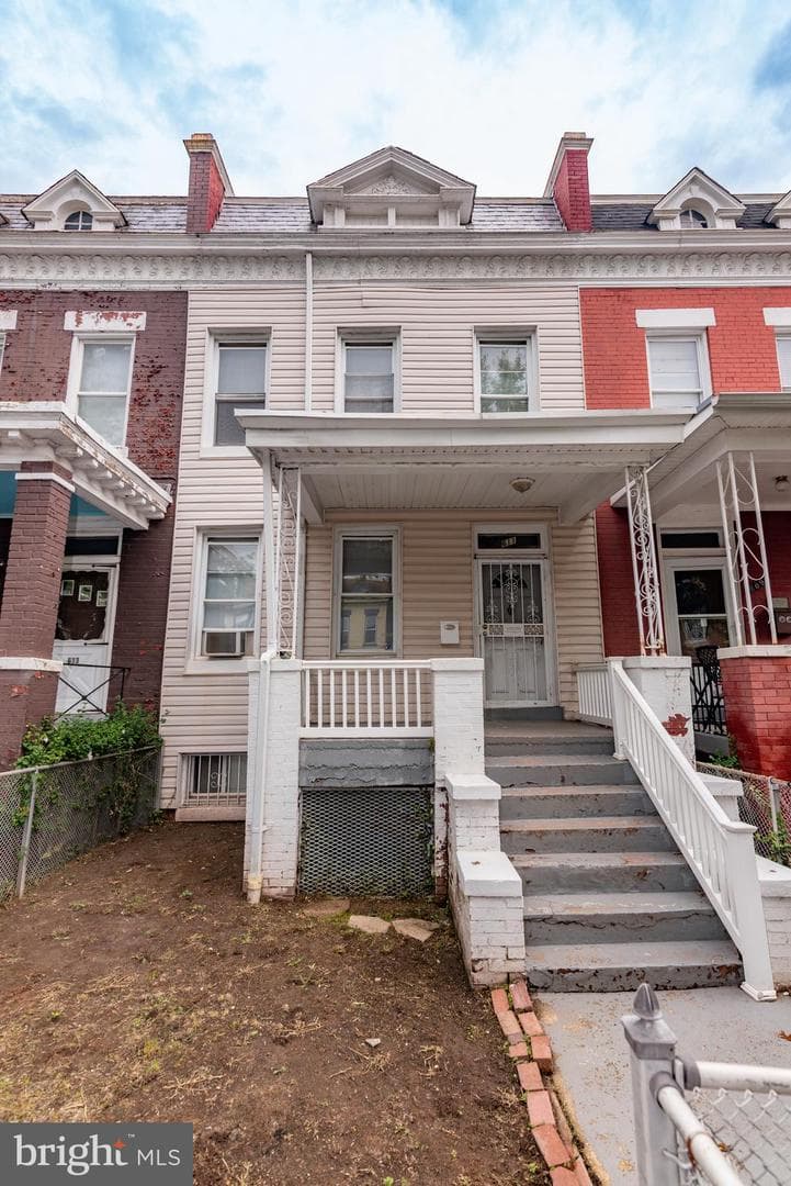 611 Keefer Place NW photo 47