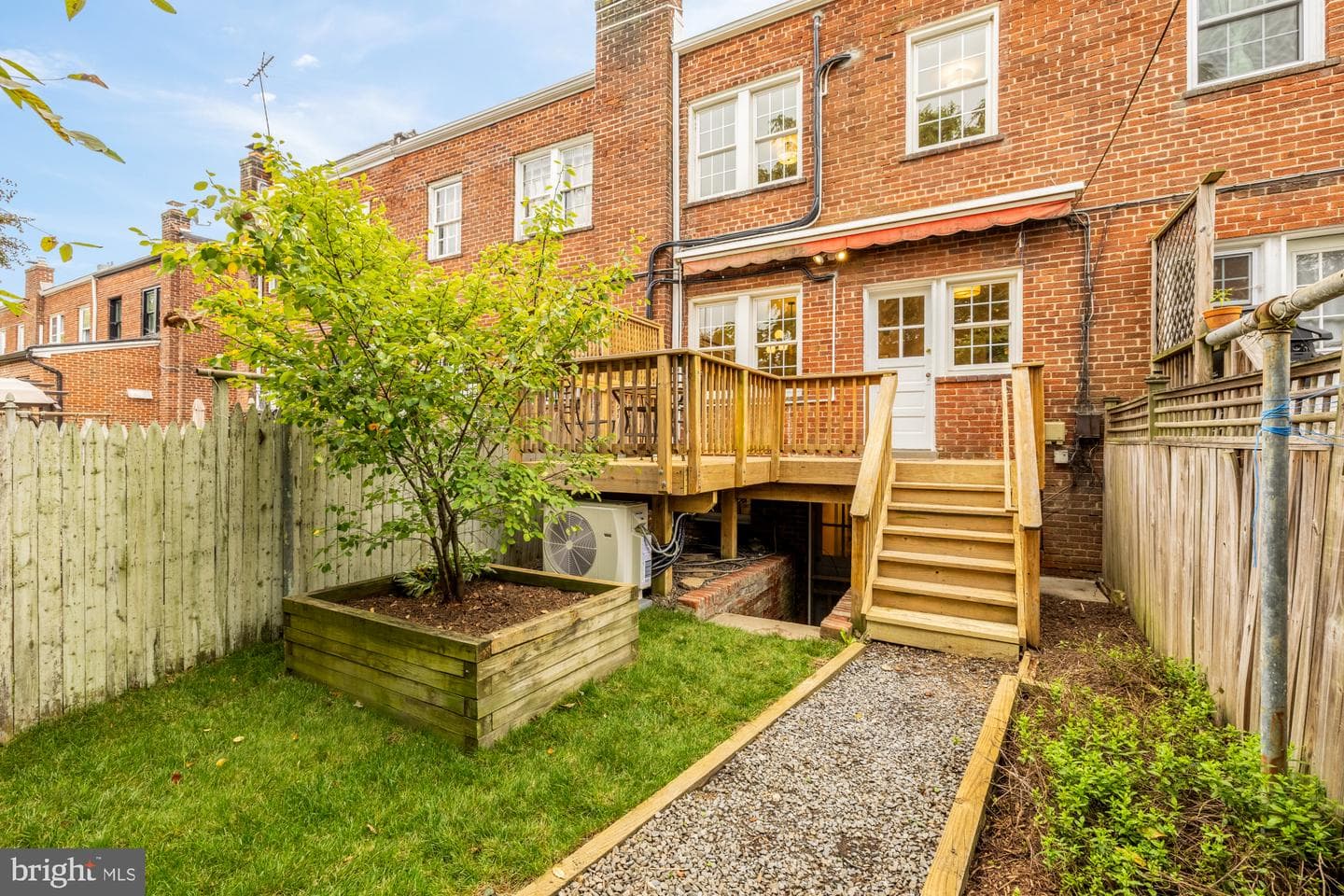 922 Perry Place NE photo 37
