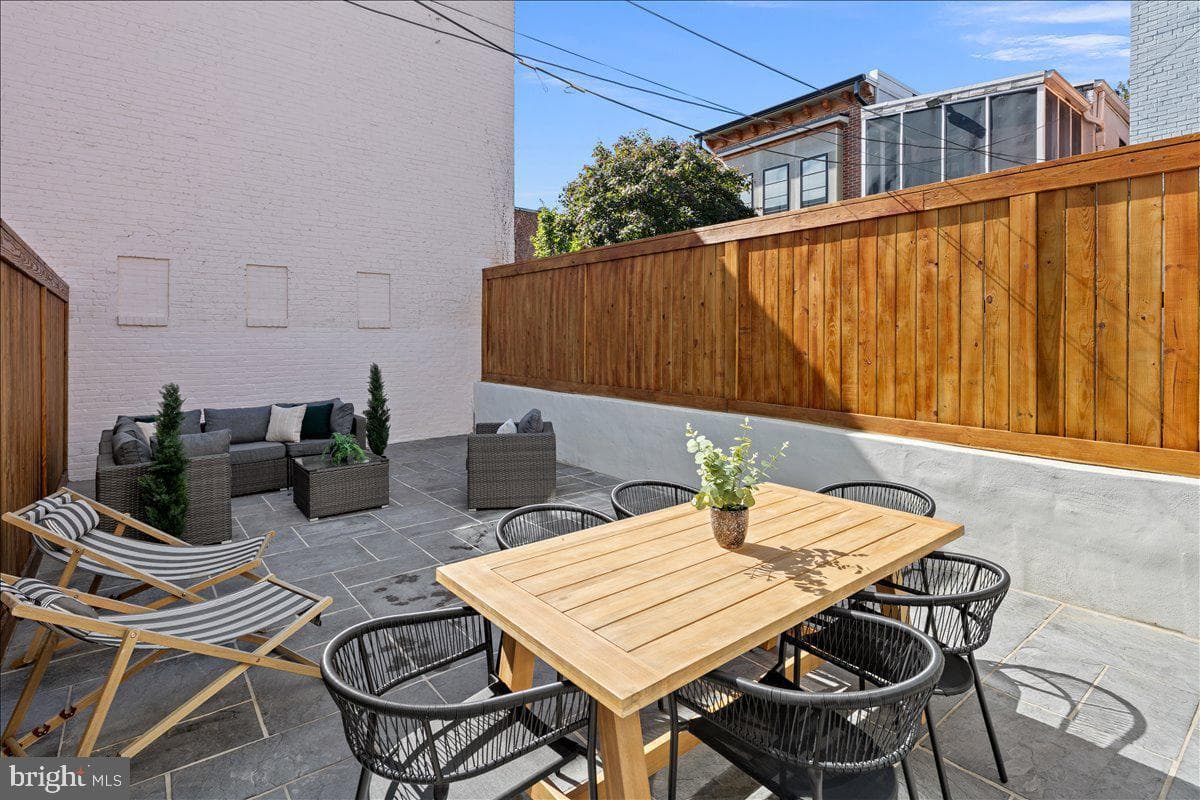 1007 C Street NE photo 11