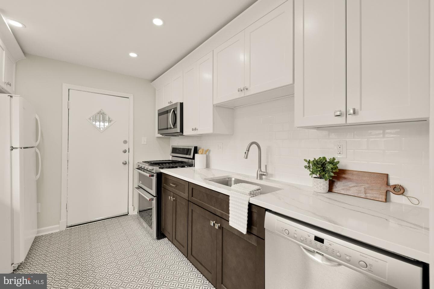 88 Sheridan Street NE photo 17