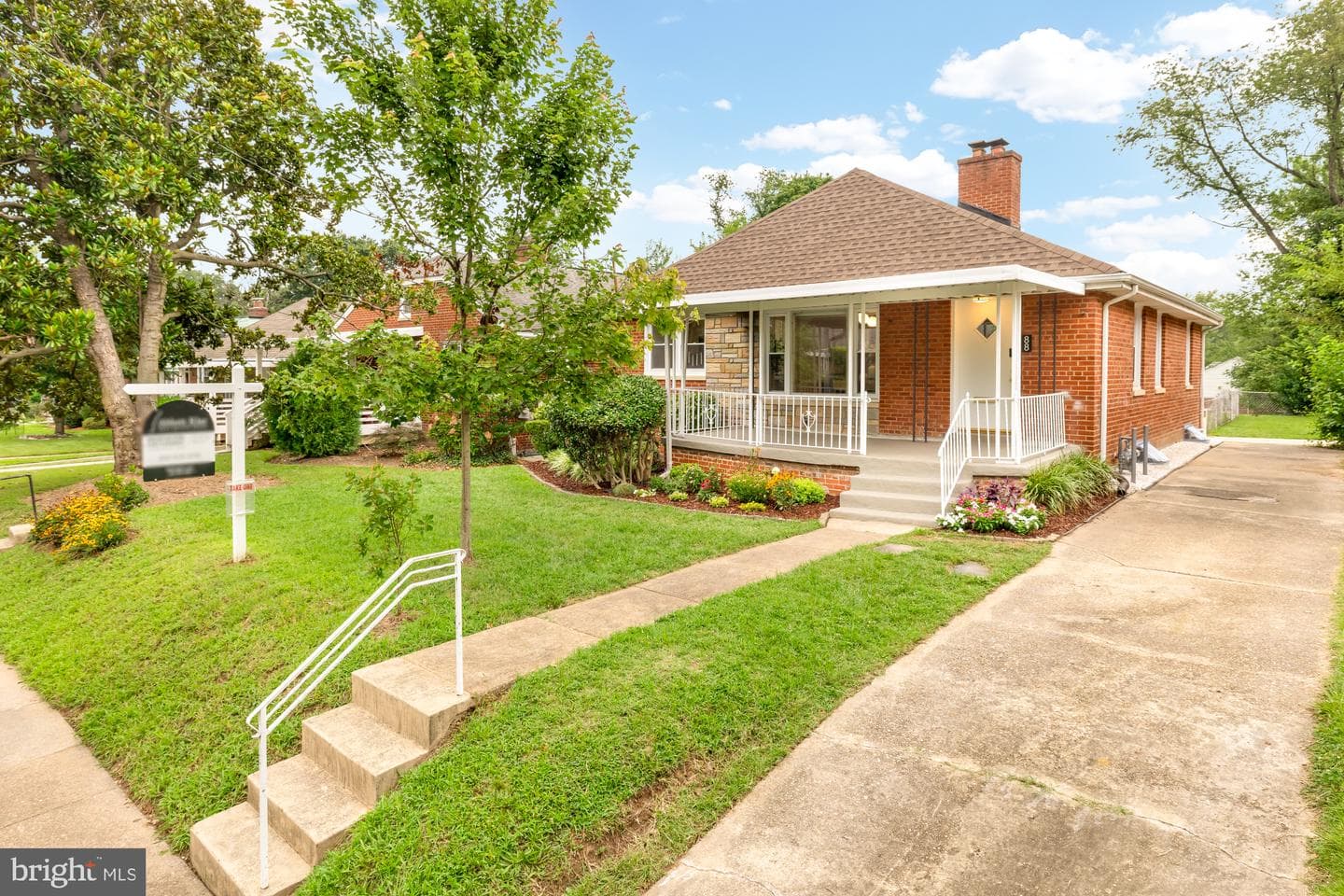 88 Sheridan Street NE photo 3