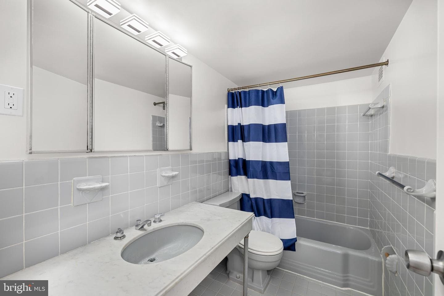4201 Cathedral Avenue NW #724e photo 7
