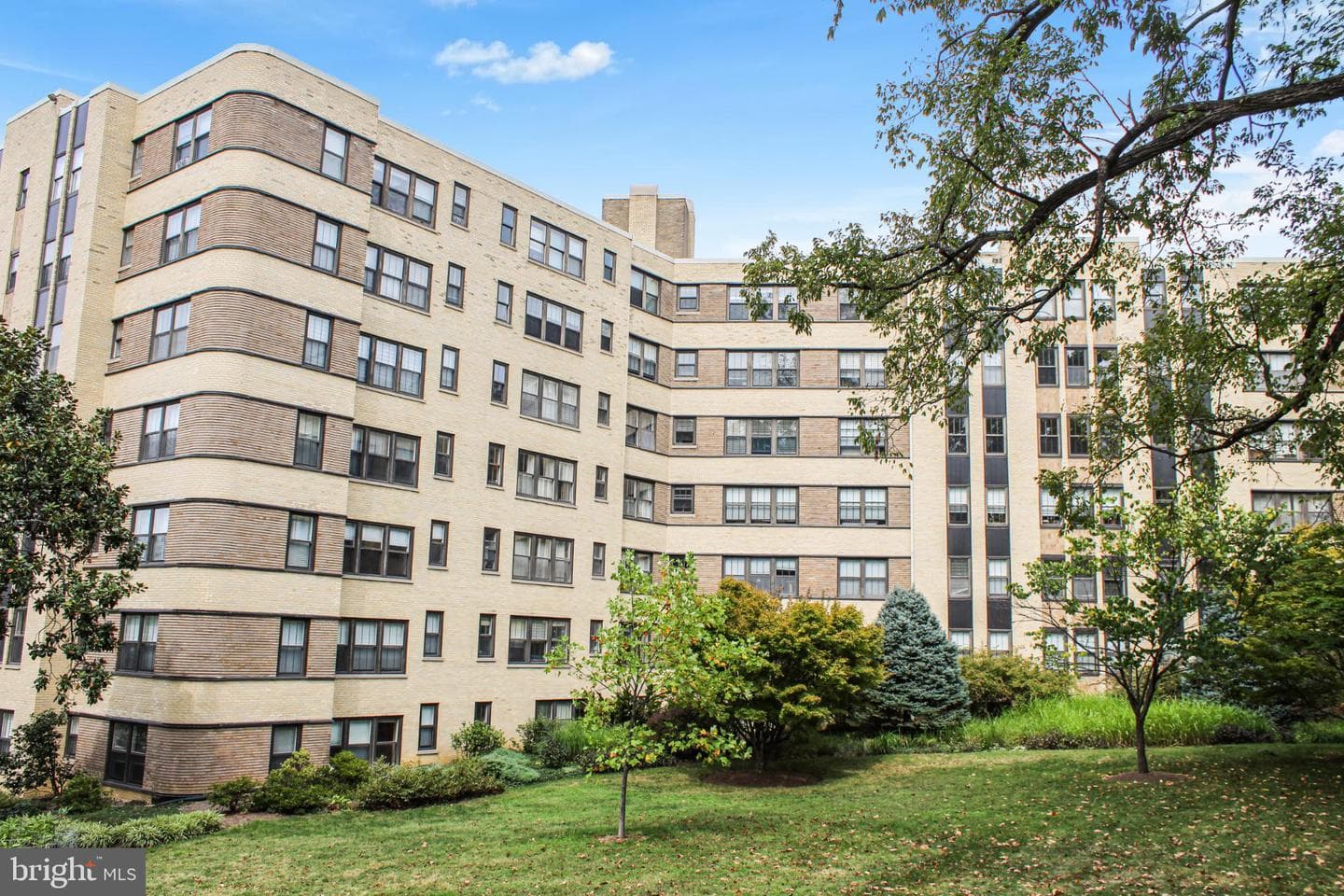 3901 Cathedral Avenue NW #201