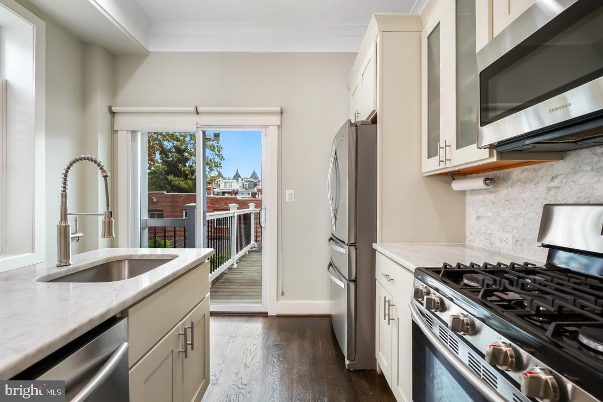 2015 Flagler Place NW #2 photo 30