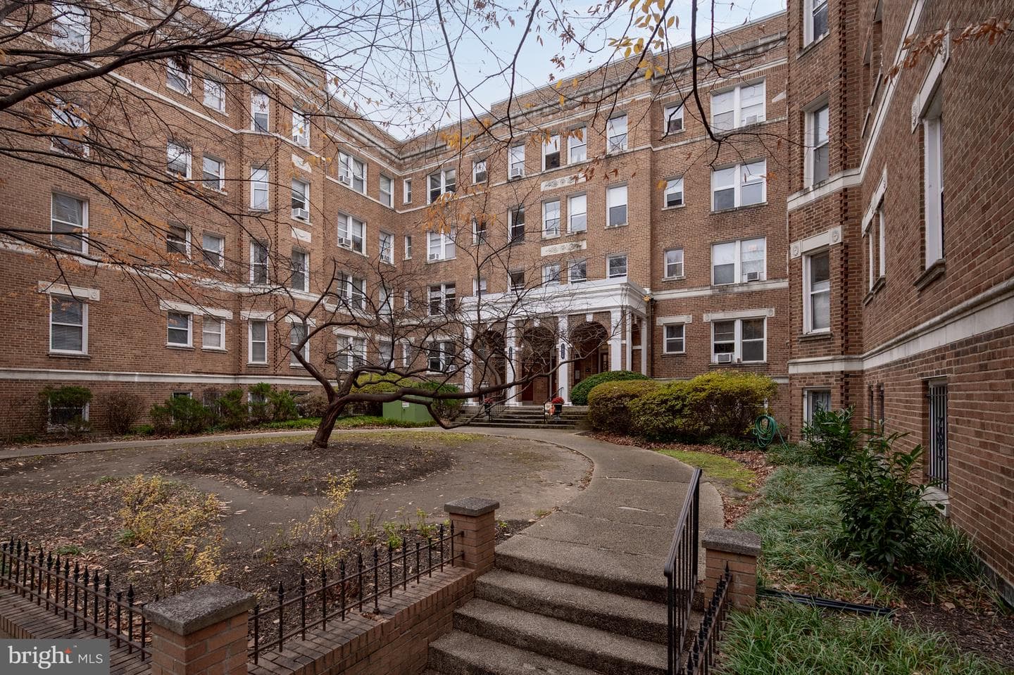 1820 Clydesdale Place NW #411 photo 21