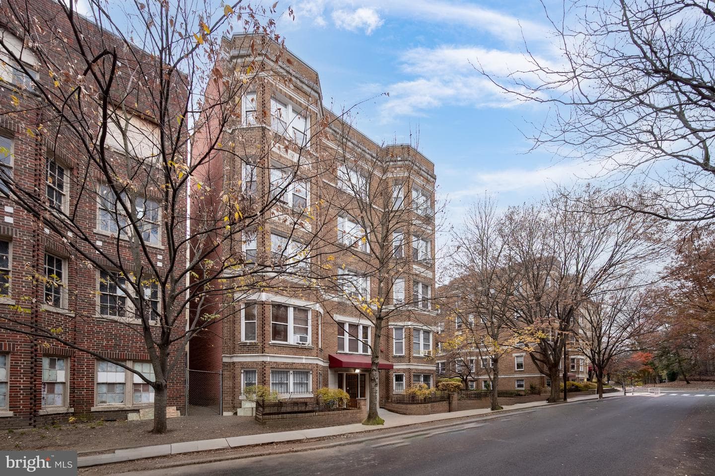 1820 Clydesdale Place NW #411 photo 22