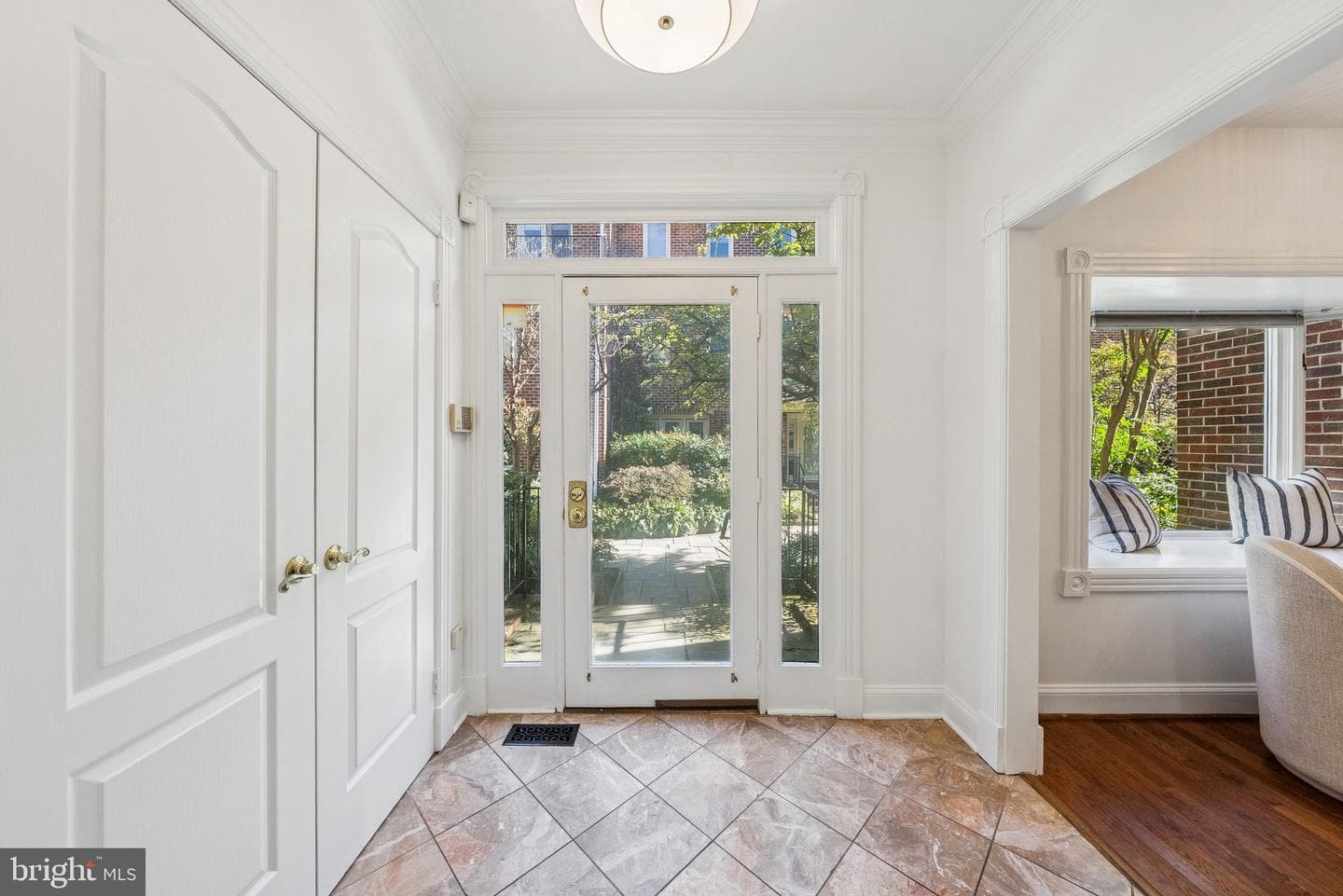 4044 Chancery Court NW photo 2