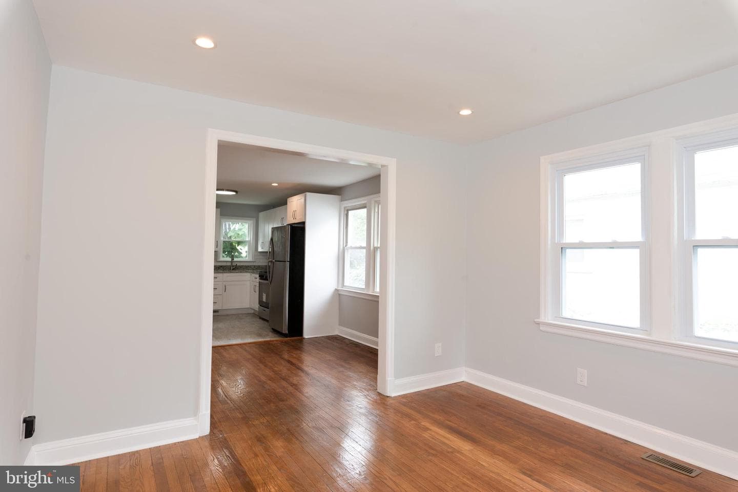 5513 Jay Street NE photo 5