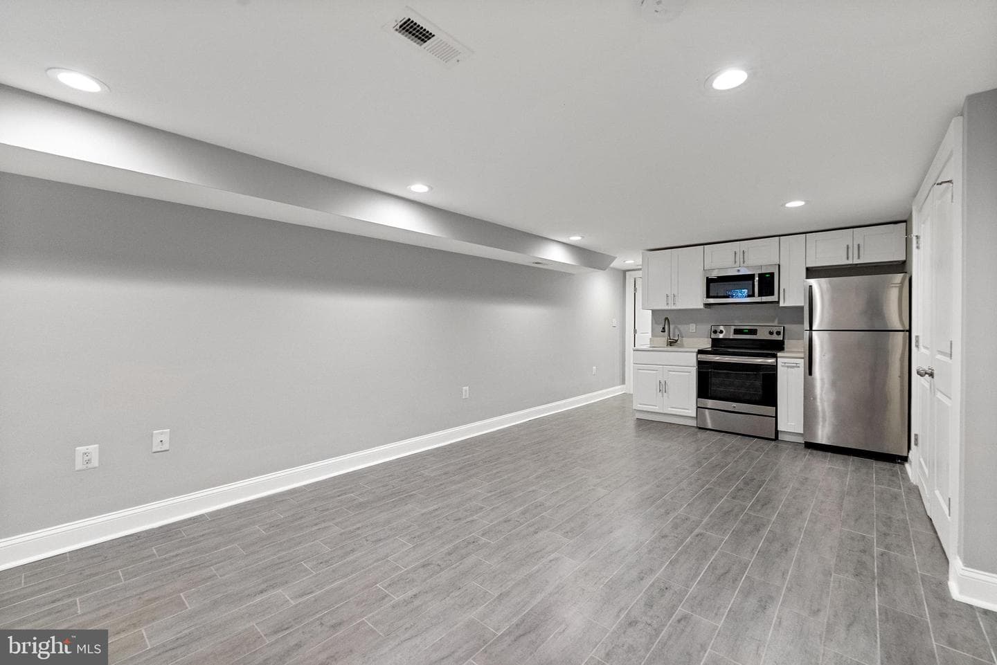 1423 Montello Avenue NE photo 9