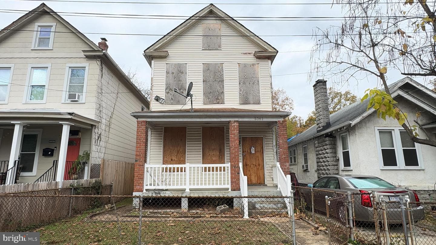 3363 Brothers Place SE photo 1