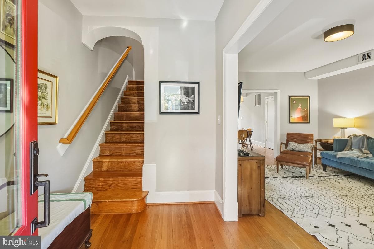 417 Emerson Street NW photo 5