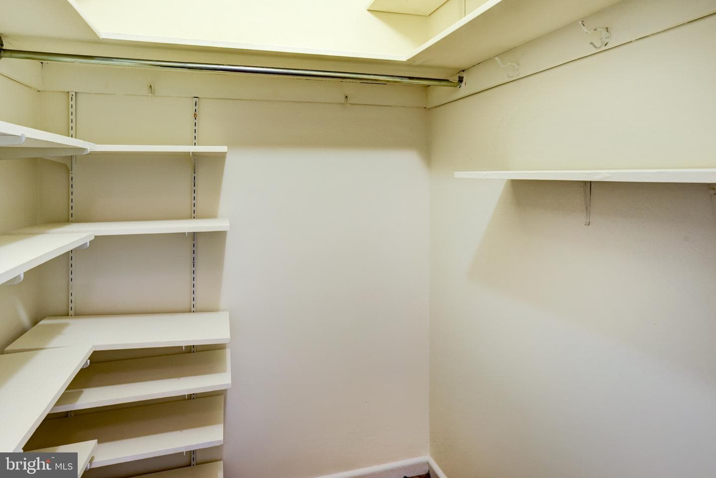 4201 Cathedral Avenue NW #1406e photo 17