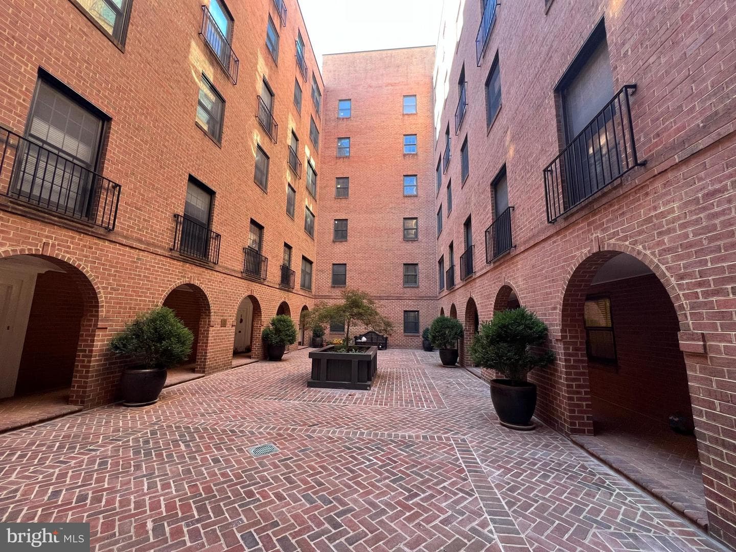 2828 Wisconsin Avenue NW #506 photo 3