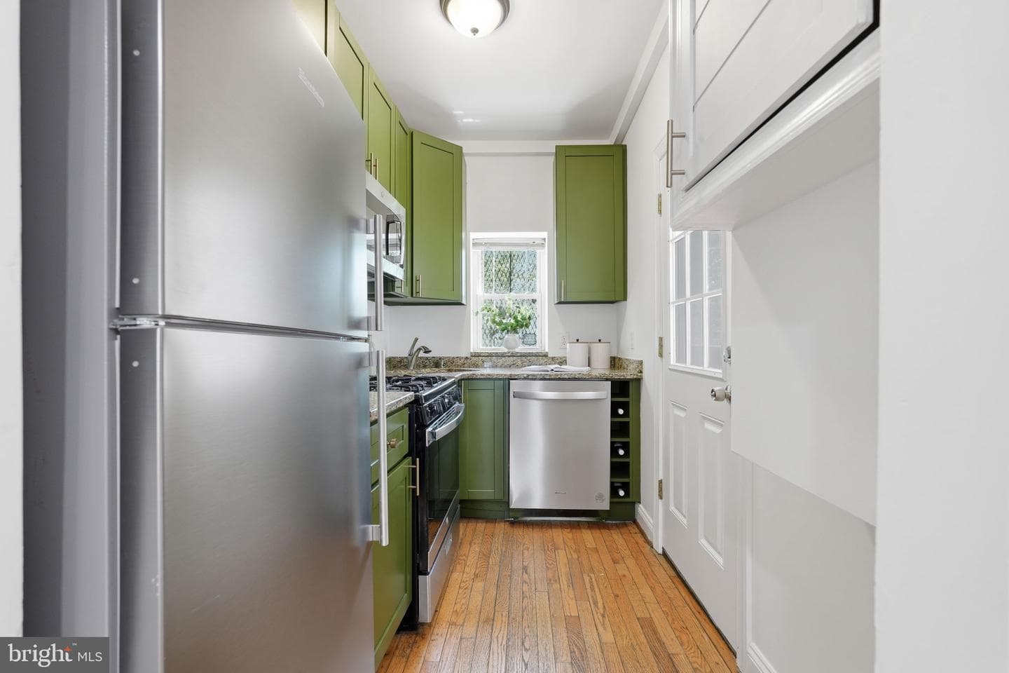 1823 Gales Street NE photo 9
