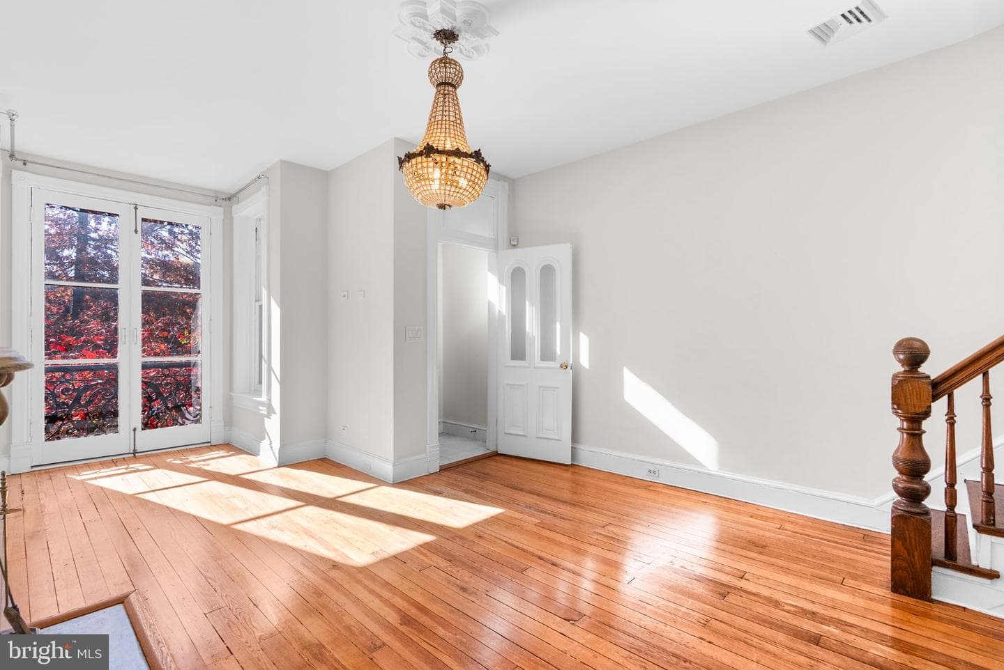 812 E Street SE photo 5