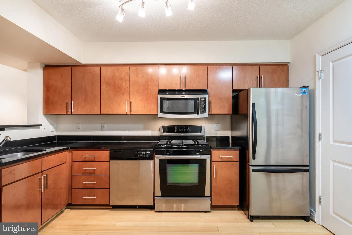 915 E Street NW #103 photo 18