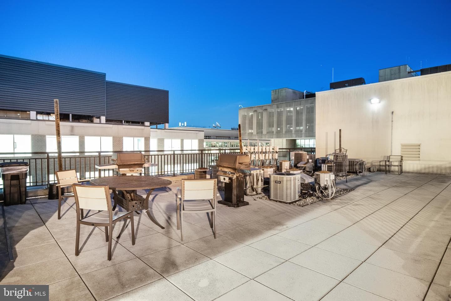 915 E Street NW #103 photo 35