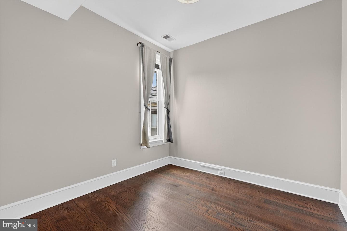 114 4th Street NE photo 21