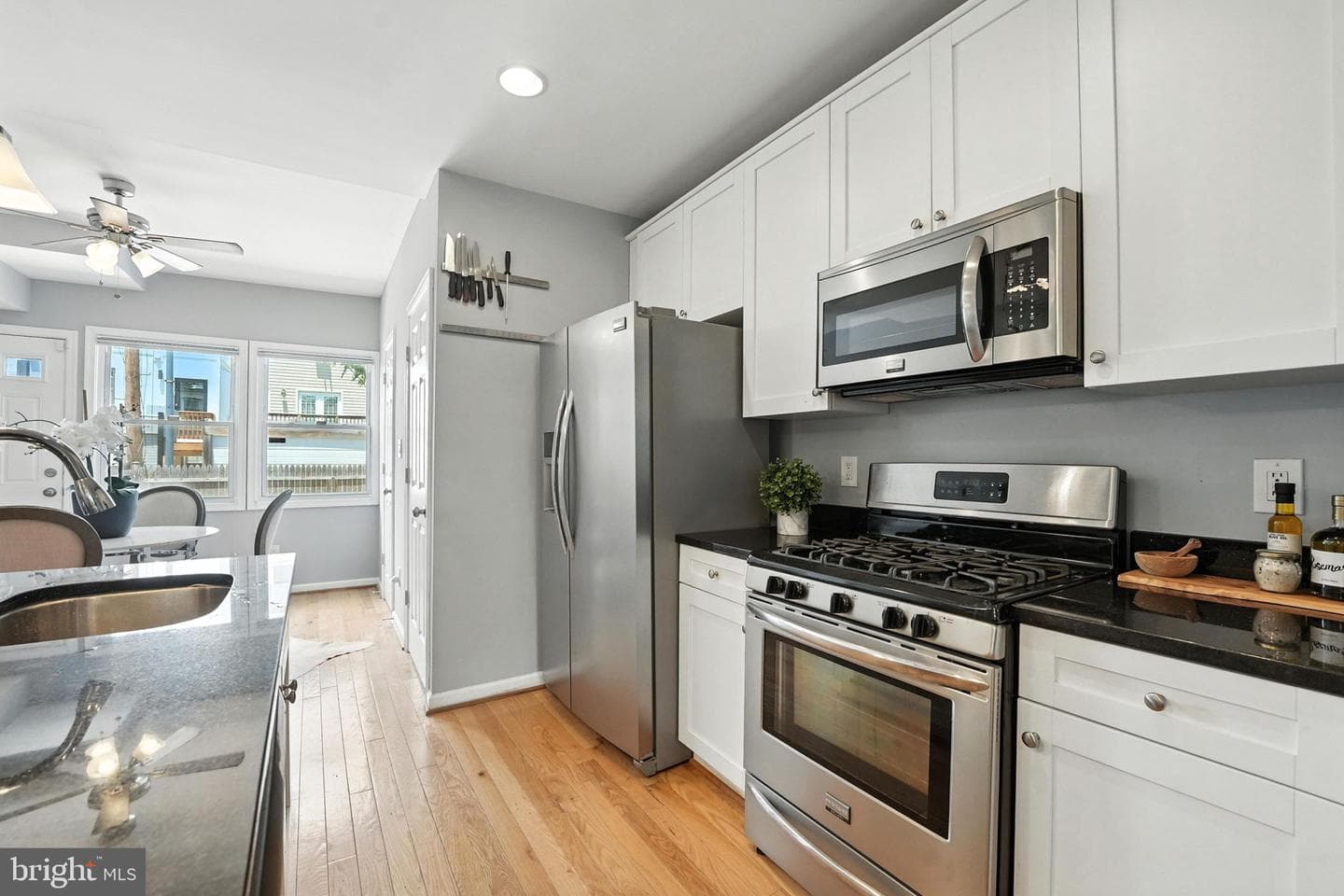 1926 Bennett Place NE photo 8