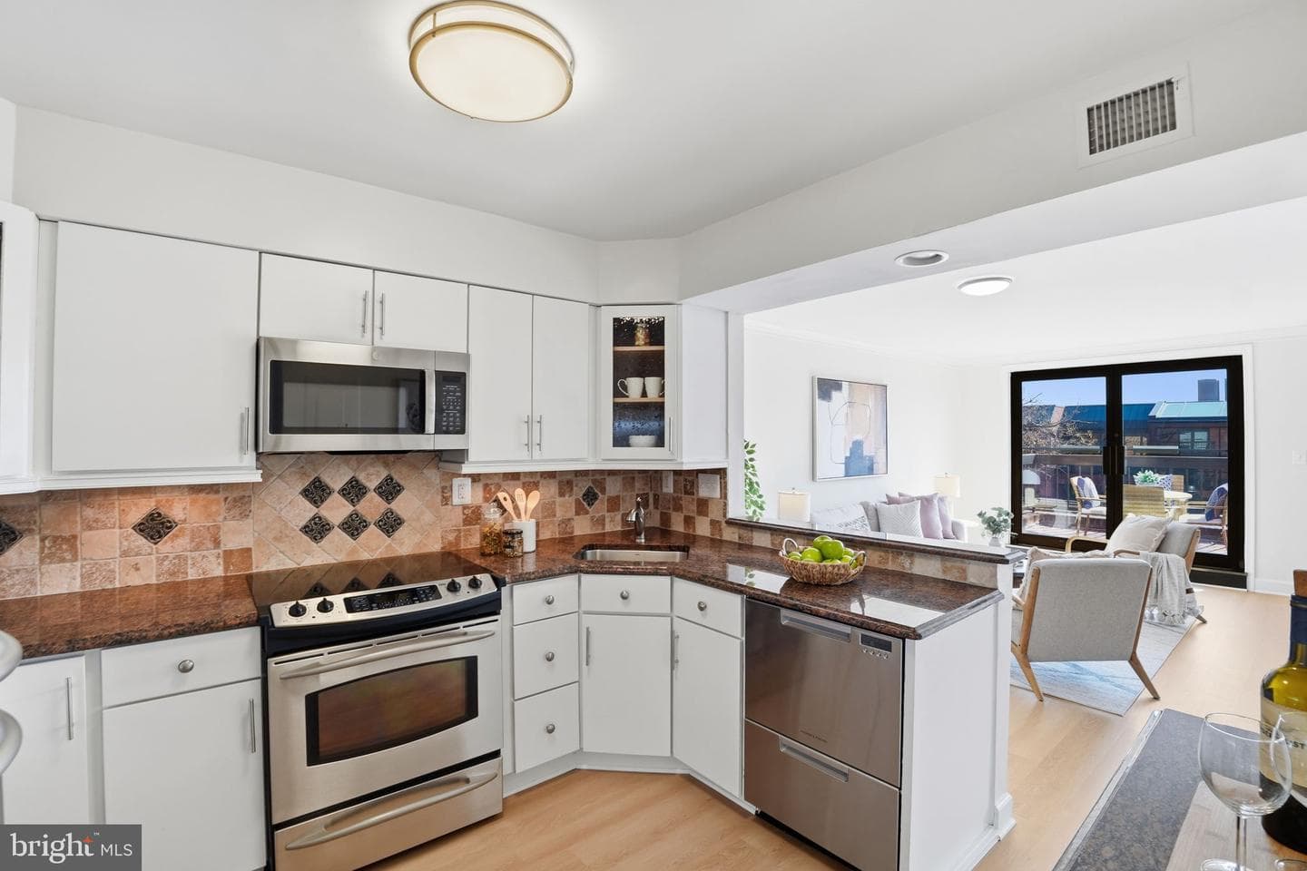 1080 Wisconsin Avenue NW #305 photo 12