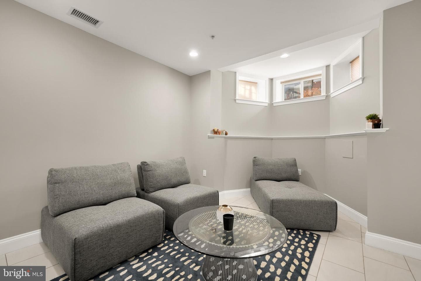 1135 6th Street NW #1 photo 4
