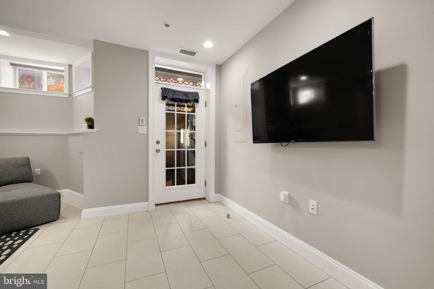 1135 6th Street NW #1 photo 6